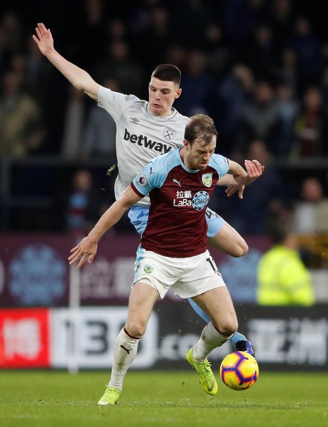 伯恩利客场不敌曼城,英超保级压力加大的简单介绍 伯恩利客场不敌曼城,英超保级压力加大的简单介绍