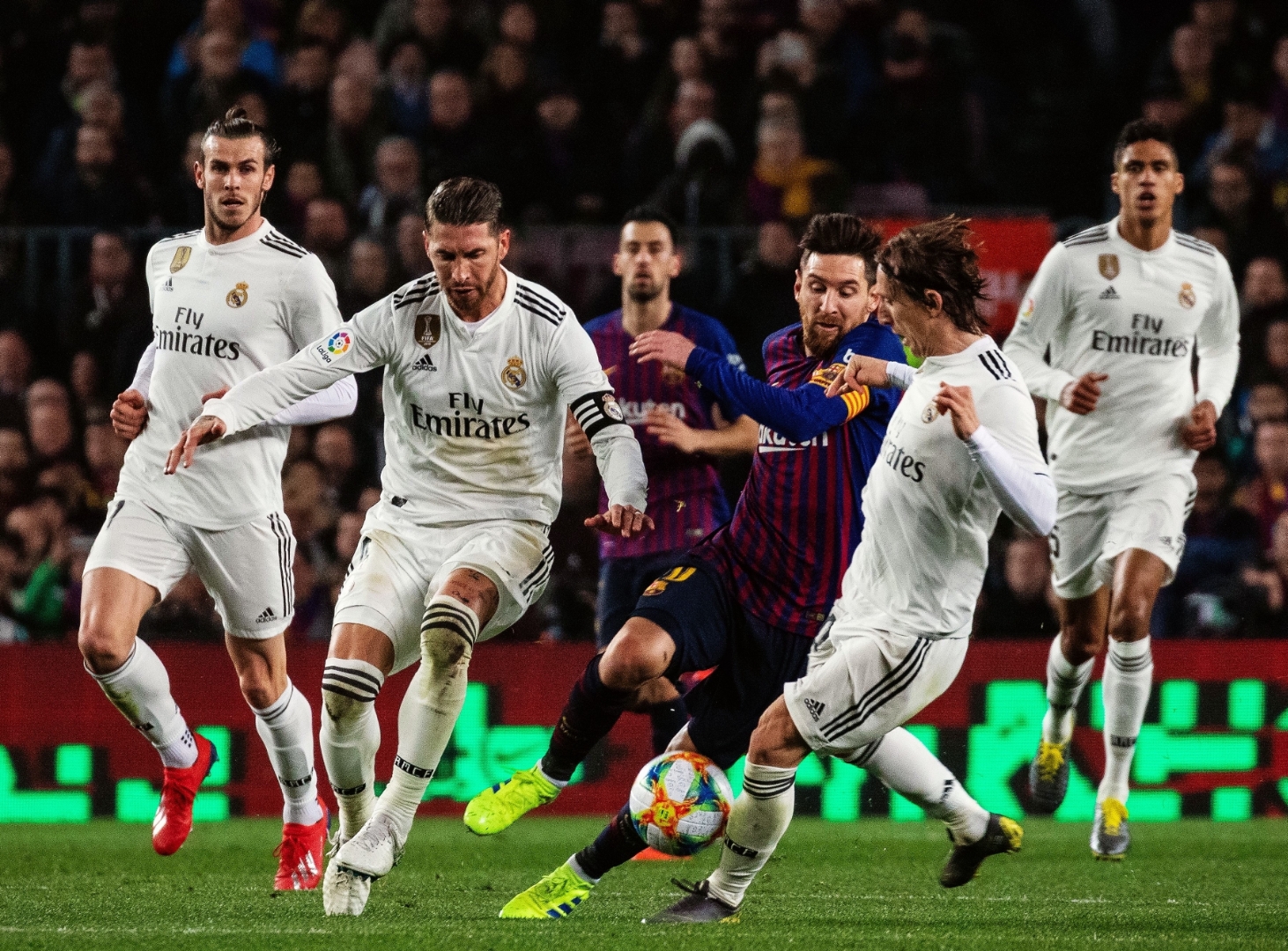 关于皇家马德里遭遇惨败,马竞力压排名榜首的信息 关于皇家马德里遭遇惨败,马竞力压排名榜首的信息