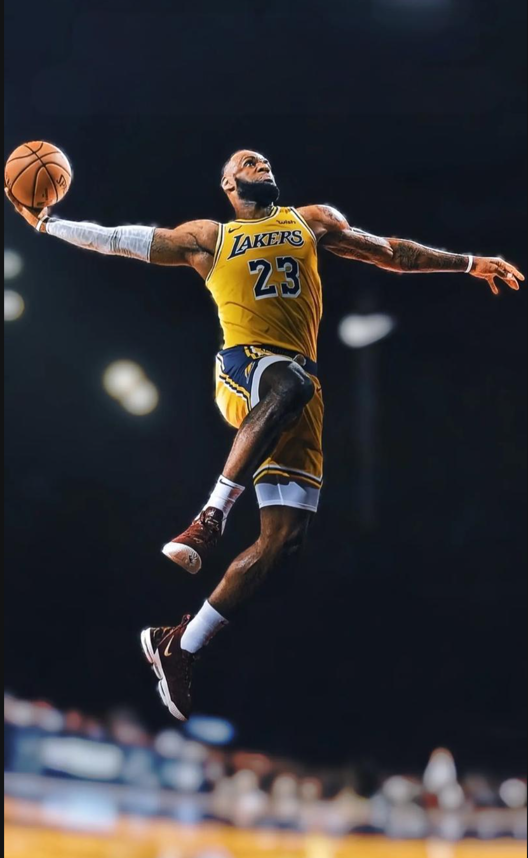 爱游戏tv-湖人逆转热火，詹姆斯全队表现奋勇拼搏的简单介绍