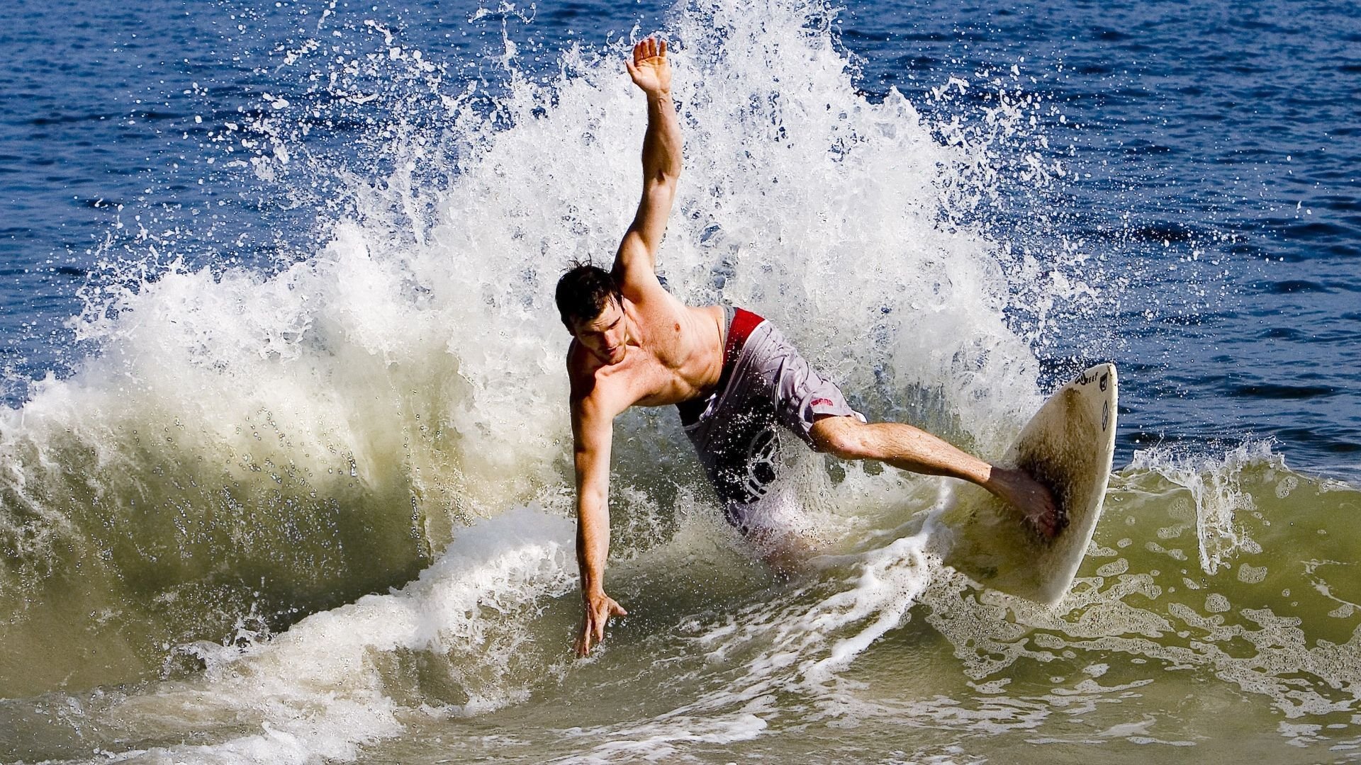 法网险胜澳网，德约科维奇点燃赛场的王者之争